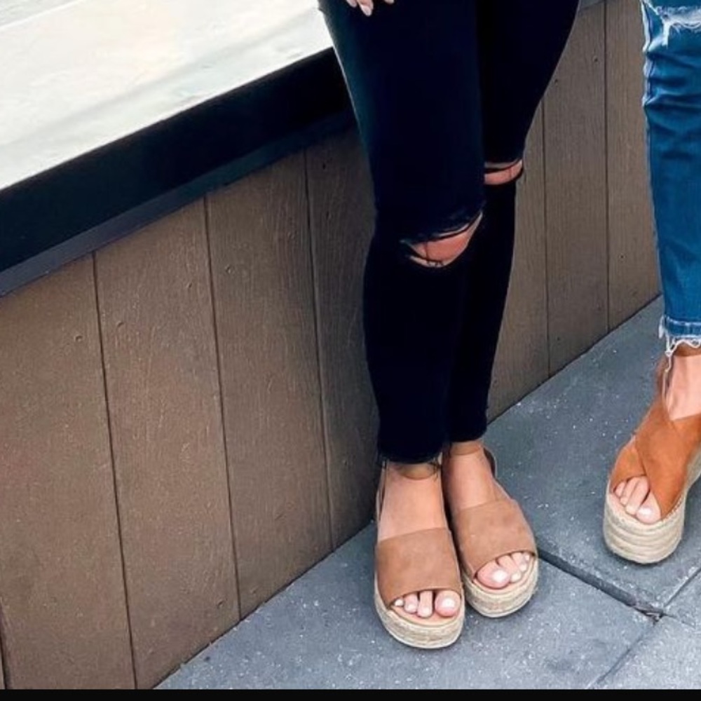 Soda Tan Platform Sandals size 6